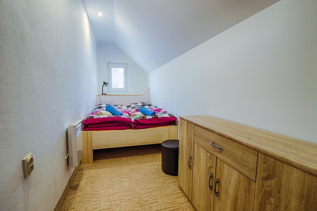 Apartman Iveta Apartment Рокитнице над Ийзероу Екстериор снимка