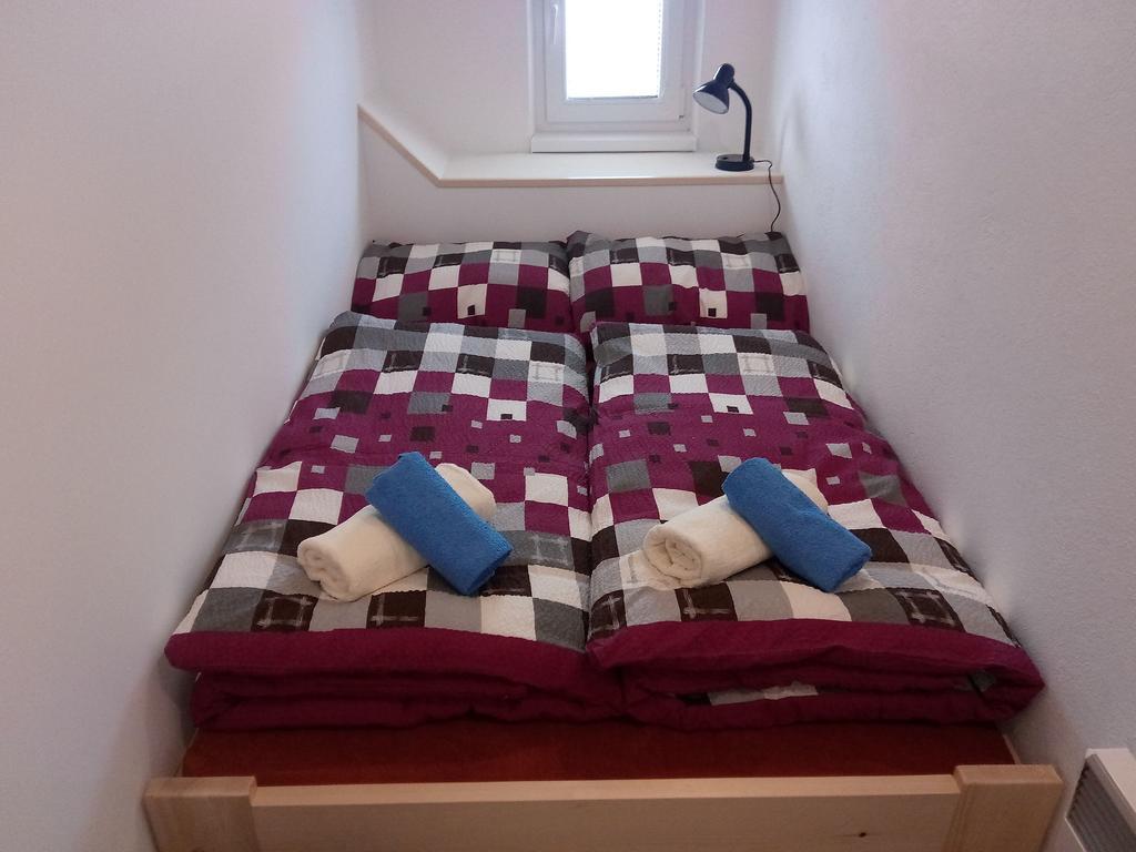 Apartman Iveta Apartment Рокитнице над Ийзероу Екстериор снимка
