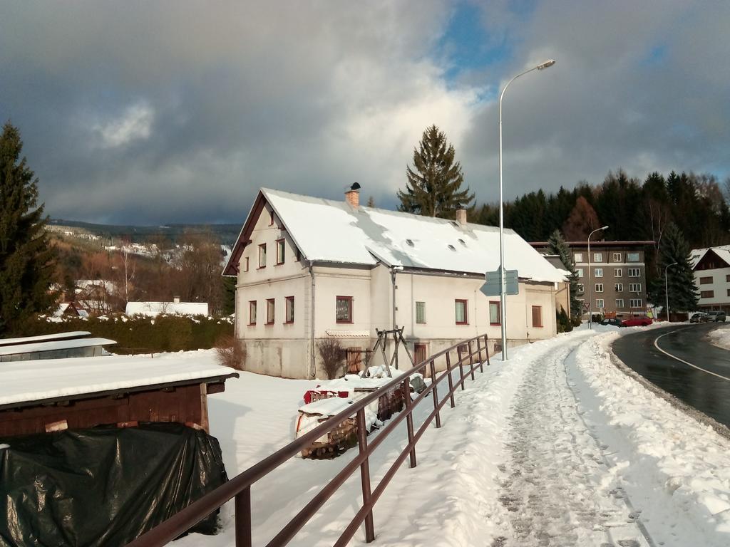 Apartman Iveta Apartment Рокитнице над Ийзероу Екстериор снимка